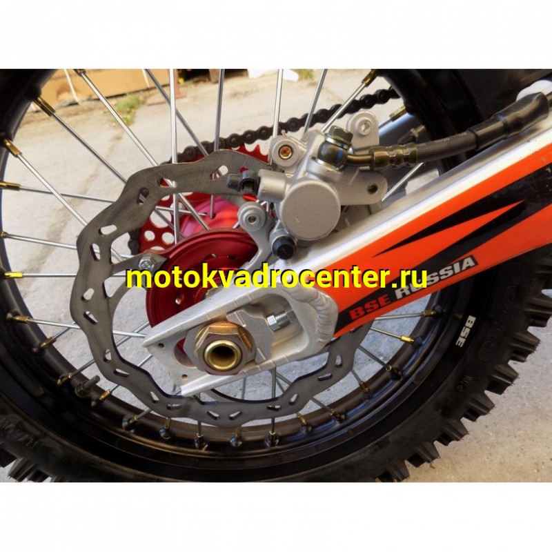 Купить  Мотоцикл Кросс/Эндуро BSE Z7 300e 21/18 Orange Blast 1 2022г (спортинв), 21/18, 4Т, 300cc, ZS174MN, карбюр, жидкос. охлажд, (зал) (шт)   купить с доставкой по Москве и России, цена, технические характеристики, комплектация фото  - motoserp.ru