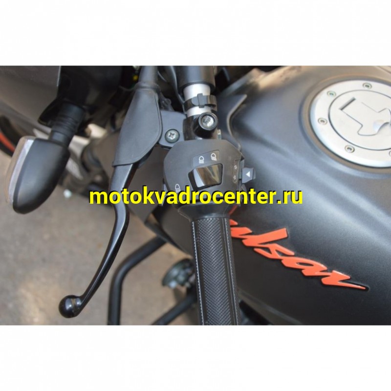 Купить  Мотоцикл BAJAJ Pulsar NS180 ( Баджаж Пульсар 180)  180сс,4Т.,возд.охл.,карбюр.,кол.17"/17"(зал) (шт) купить с доставкой по Москве и России, цена, технические характеристики, комплектация фото  - motoserp.ru