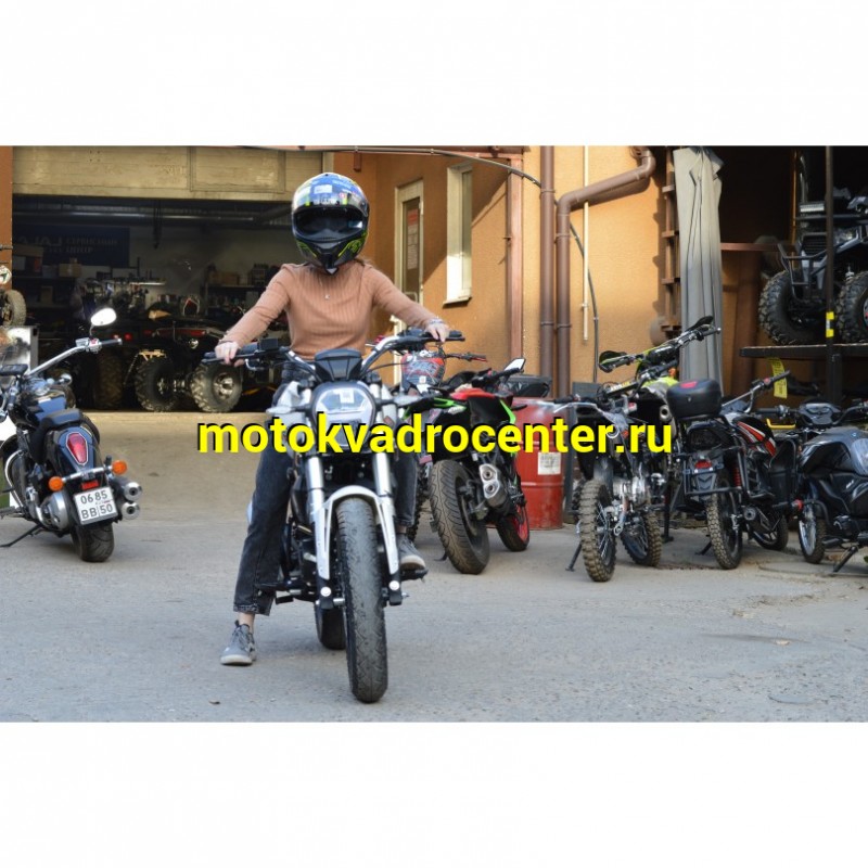 Купить  Мопед VENTO MONSTER 50 PLUS (репл DUCATI)  4так; 50cc; колеса 17"литые; 4пер, эл. старт;  (шт) 01250 (Vento купить с доставкой по Москве и России, цена, технические характеристики, комплектация фото  - motoserp.ru