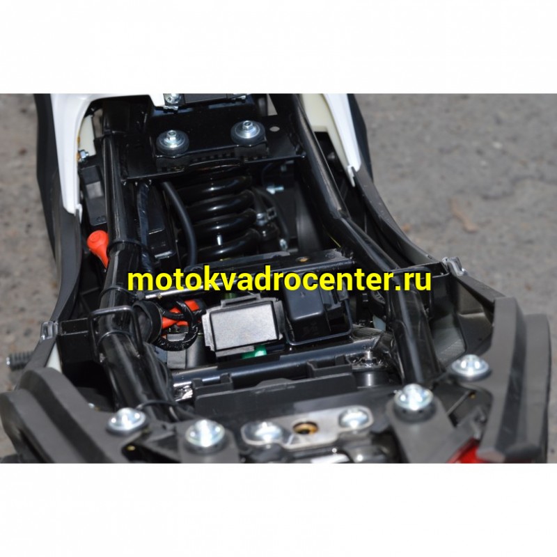 Купить  Мопед VENTO MONSTER 50 PLUS (репл DUCATI)  4так; 50cc; колеса 17"литые; 4пер, эл. старт;  (шт) 01250 (Vento купить с доставкой по Москве и России, цена, технические характеристики, комплектация фото  - motoserp.ru