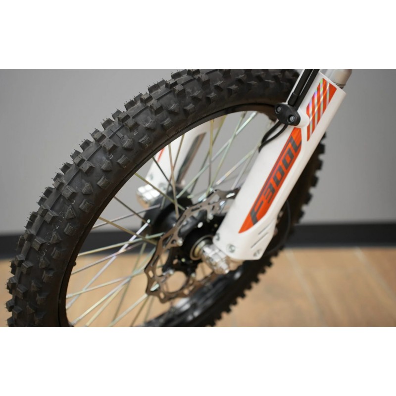 Купить  Мотоцикл Эндуро Loncin X-Spurs 300 (YB300H) 4Т, карб., охл. воздуш., 21"/18" (шт) купить с доставкой по Москве и России, цена, технические характеристики, комплектация фото  - motoserp.ru