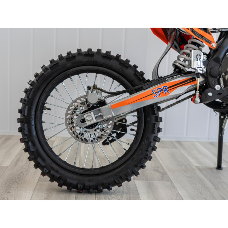 Купить  Питбайк SPRMOTORS MiniCross L (157FML) 140сс  4Т., карб., ожл. возд,, диск/диск., 19"/16" (шт) купить с доставкой по Москве и России, цена, технические характеристики, комплектация фото  - motoserp.ru
