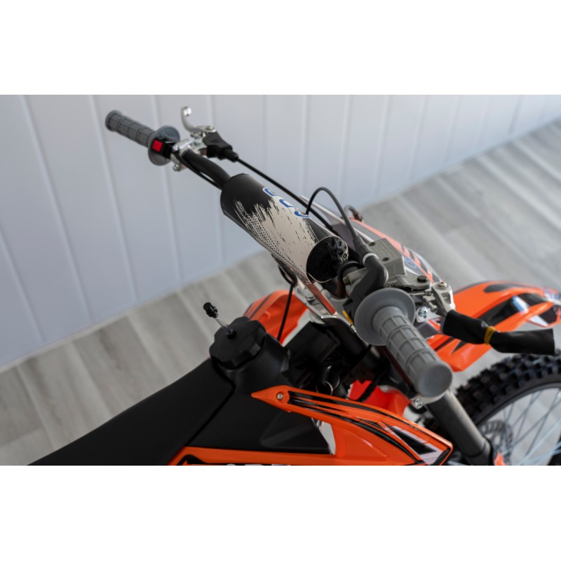 Купить  Питбайк SPRMOTORS MiniCross L (157FML) 140сс  4Т., карб., ожл. возд,, диск/диск., 19"/16" (шт) купить с доставкой по Москве и России, цена, технические характеристики, комплектация фото  - motoserp.ru