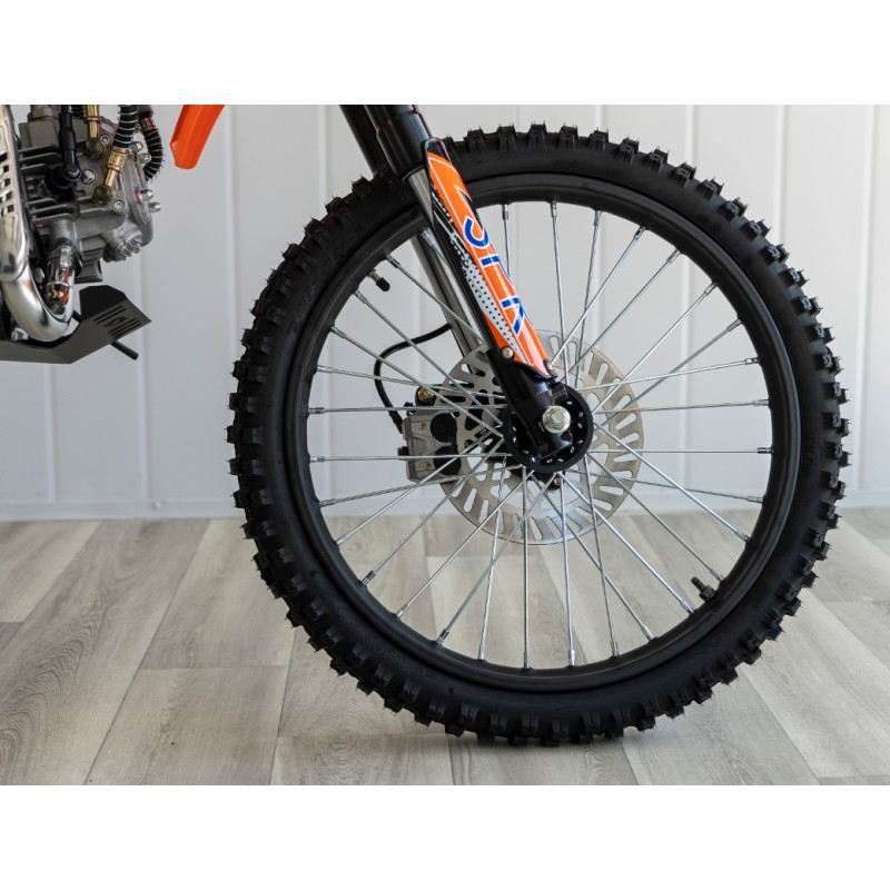 Купить  Питбайк SPRMOTORS MiniCross L (157FML) 140сс  4Т., карб., ожл. возд,, диск/диск., 19"/16" (шт) купить с доставкой по Москве и России, цена, технические характеристики, комплектация фото  - motoserp.ru